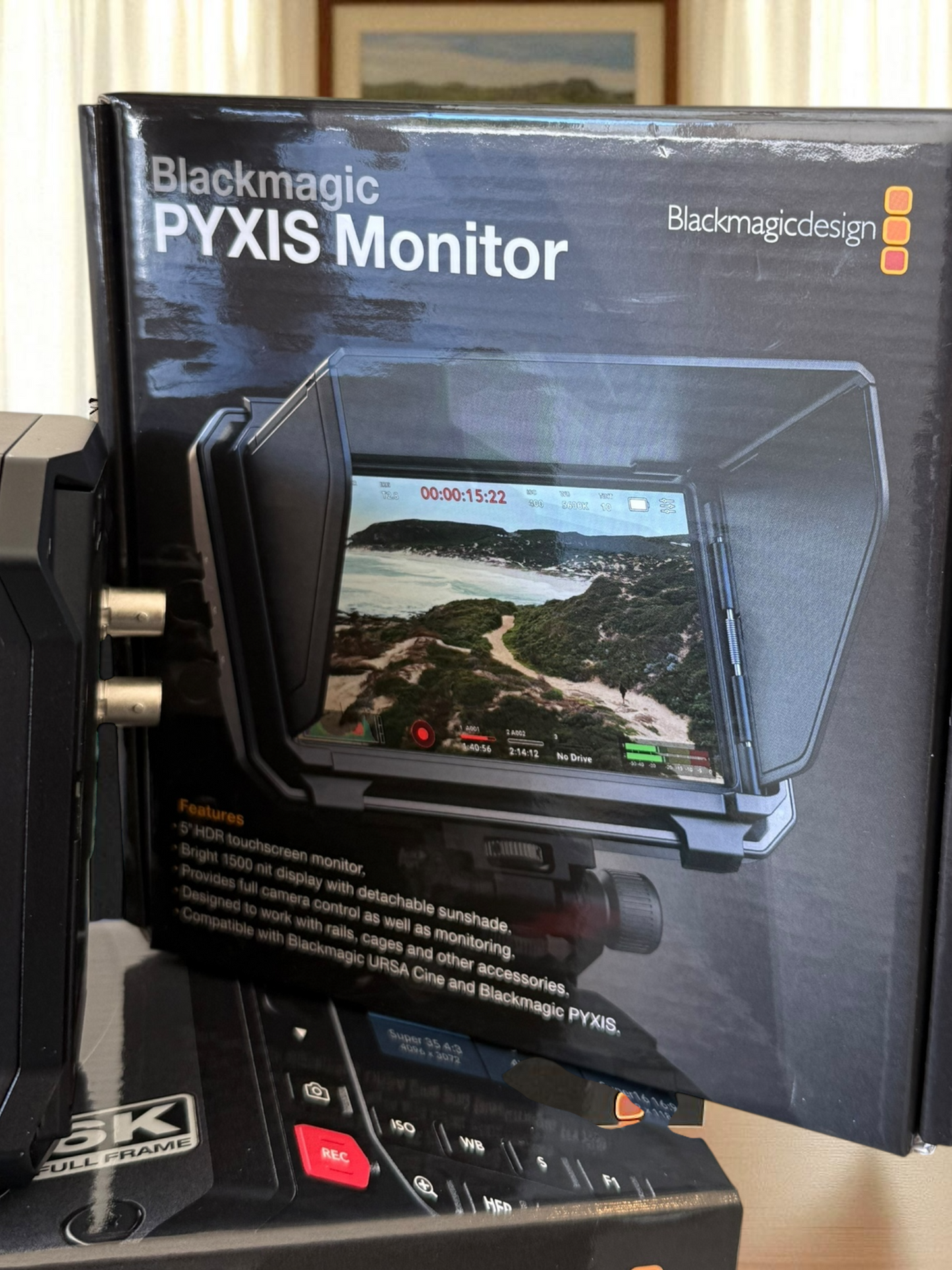 Blackmagic Pyxis 6K L-Mount STARTER KIT + Monitor
